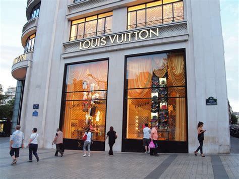 Louis Vuitton store website